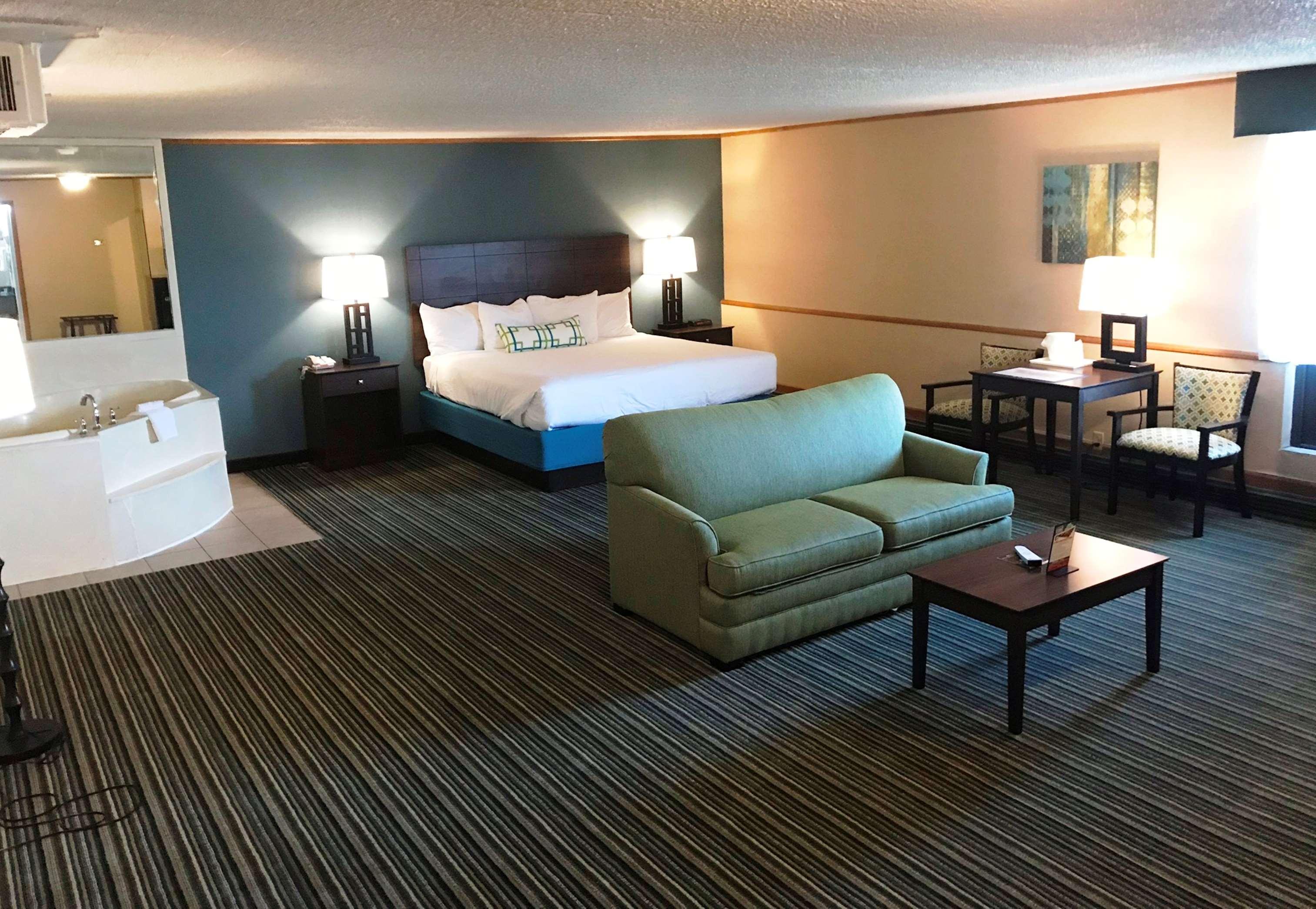 Best Western Woodhaven Inn Exterior foto
